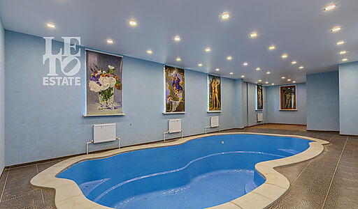 Дом с бассейном в Пестово