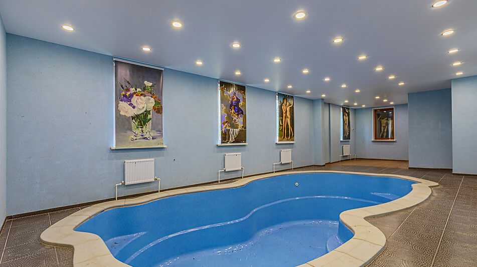 Дом с бассейном в Пестово