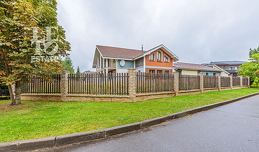 Дом с бассейном в Пестово