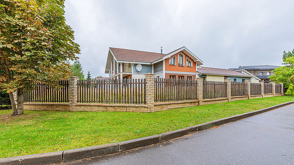 Дом с бассейном в Пестово