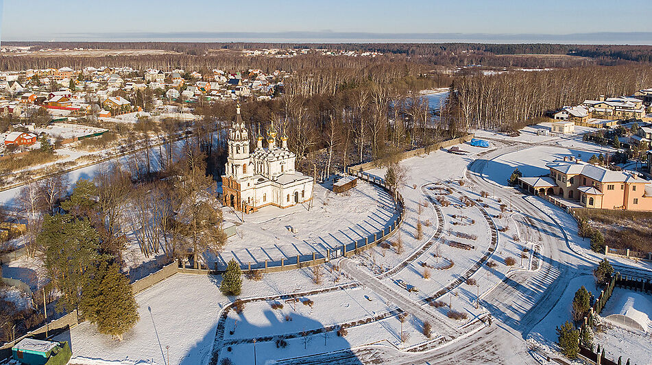Дом с бассейном в Пестово