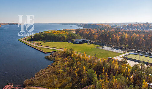 Дом с бассейном в Пестово