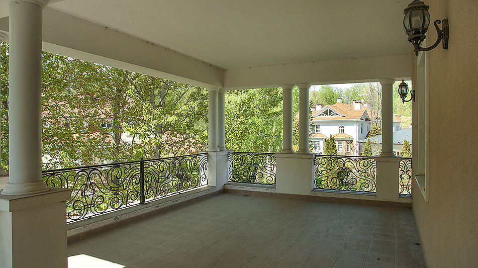 Вилла у озера в КП Новый Свет