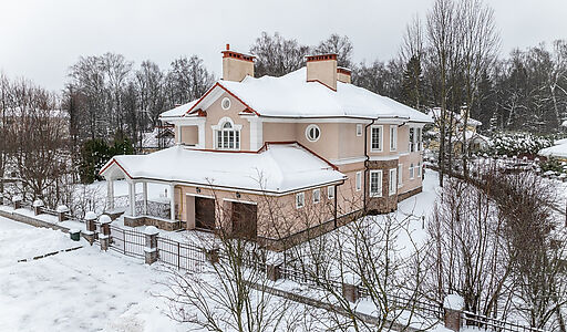 Вилла у озера в КП Новый Свет