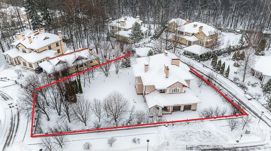 Вилла у озера в КП Новый Свет