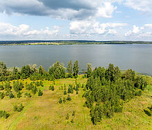 Участок в первой линии от воды