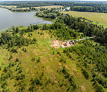 Участок в первой линии от воды