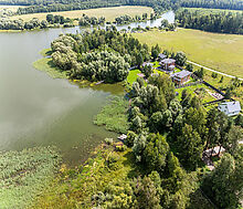 Участок в первой линии от воды