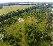 Участок в первой линии от воды