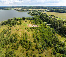 Участок в первой линии от воды