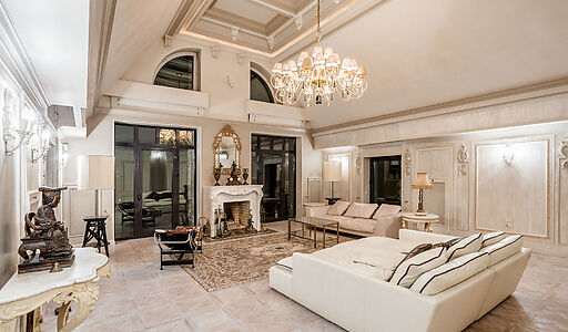 Дом с бассейном в Глухово