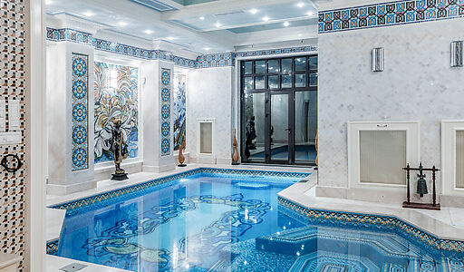 Дом с бассейном в Глухово