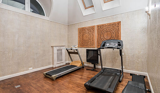 Дом с бассейном в Глухово