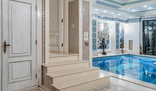 Дом с бассейном в Глухово