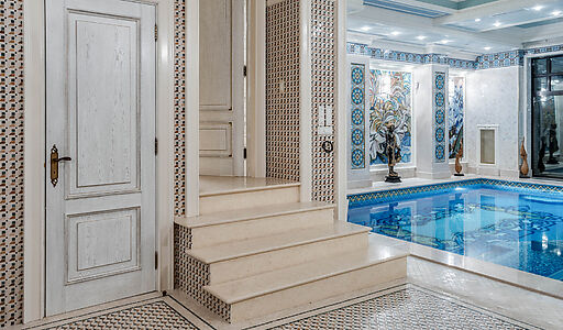 Дом с бассейном в Глухово