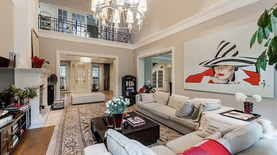 Дом с бассейном в Ивакино