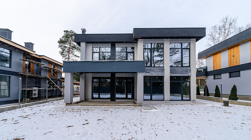 Новый дом у леса в Спасатель-1