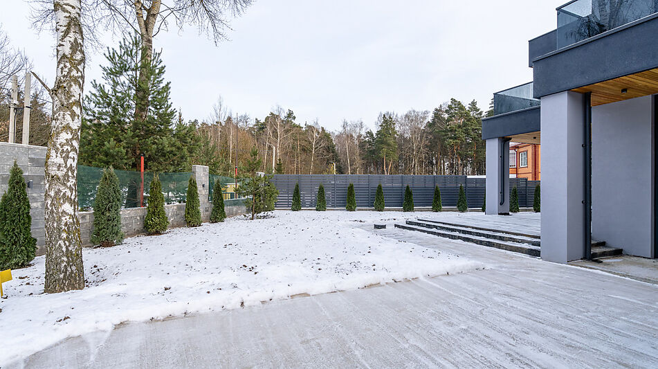 Новый дом около леса 9 км от МКАД