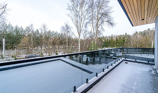 Новый дом около леса 9 км от МКАД