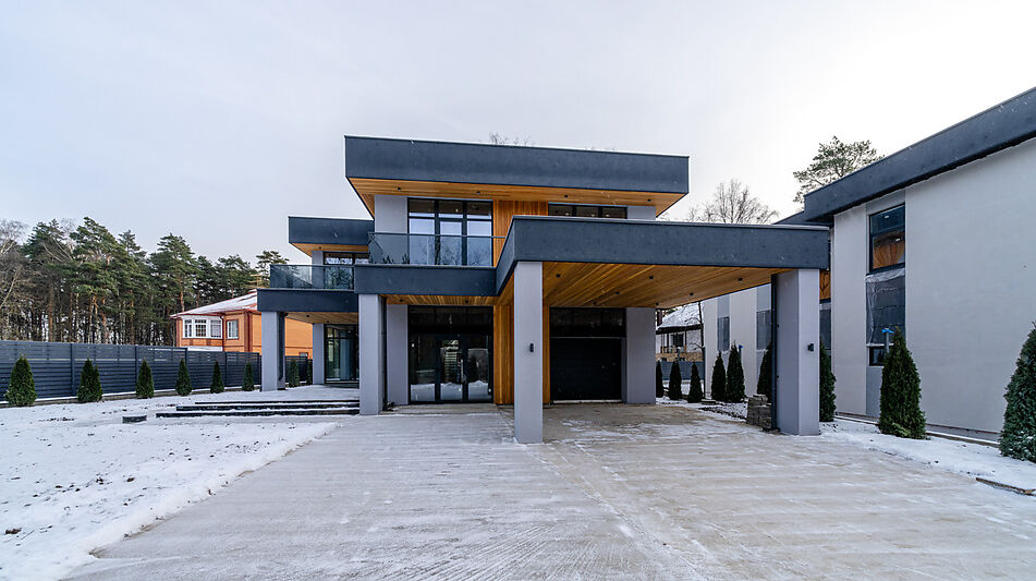 Новый дом около леса 9 км от МКАД