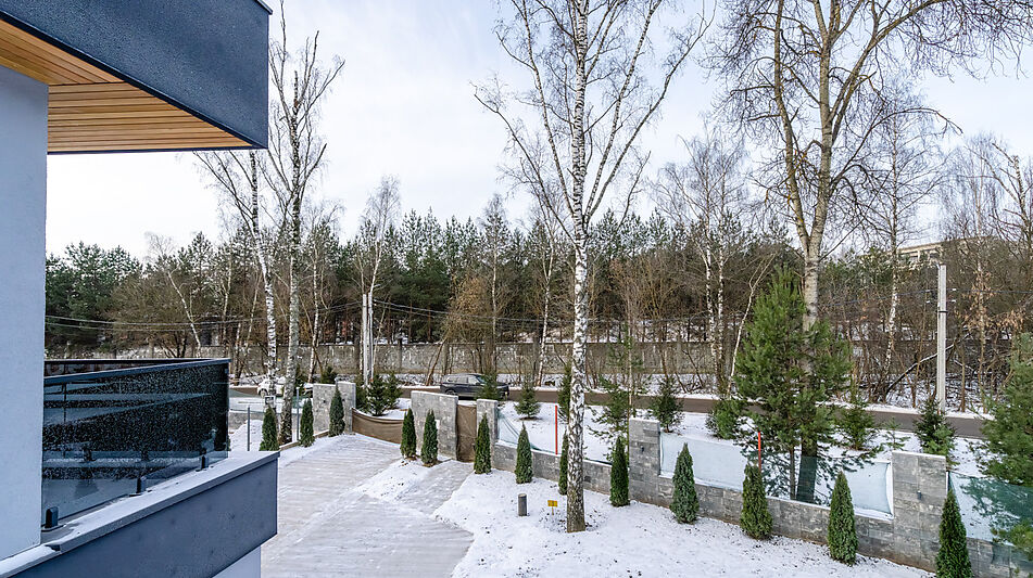 Новый дом около леса 9 км от МКАД