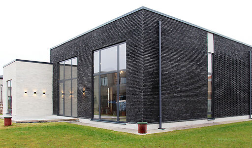 Дом у Озера.