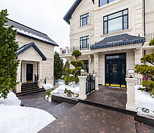 Резиденция у воды