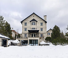 Резиденция у воды