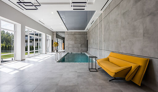 Уютный дом среди вековых сосен