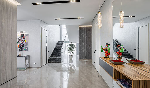 Уютный дом среди вековых сосен