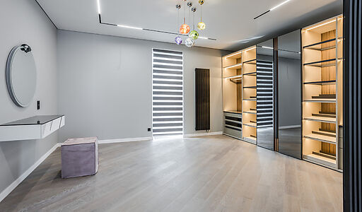 Уютный дом среди вековых сосен