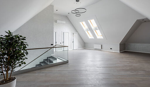 Уютный дом среди вековых сосен