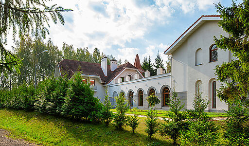 Усадьба в поселке Аксаково