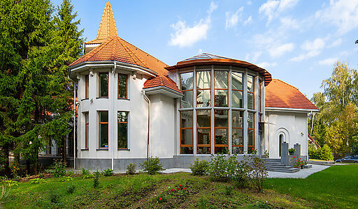 Усадьба в поселке Аксаково