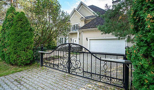 Дом на лесном участке в Николино