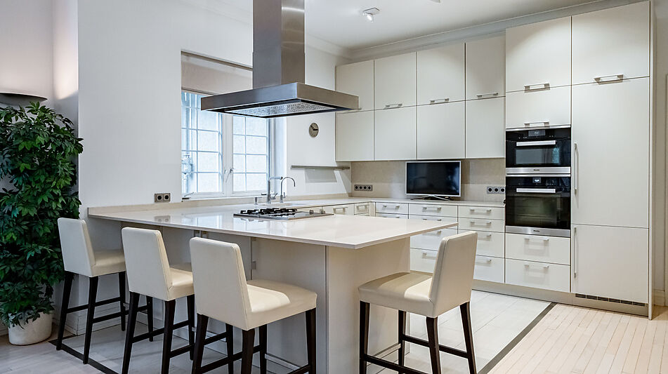 Дом на лесном участке в Николино