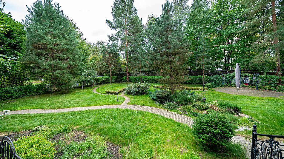 Дом на лесном участке в Николино