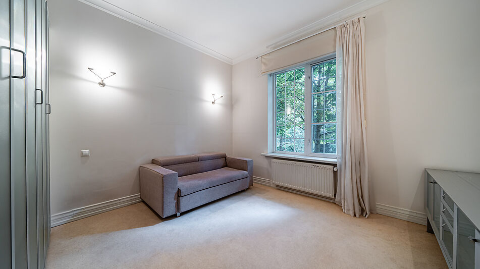 Дом на лесном участке в Николино