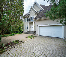 Дом на лесном участке в Николино