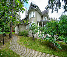 Дом на лесном участке в Николино