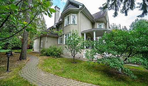 Дом на лесном участке в Николино