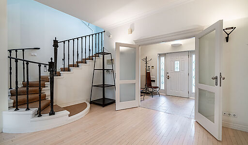 Дом на лесном участке в Николино