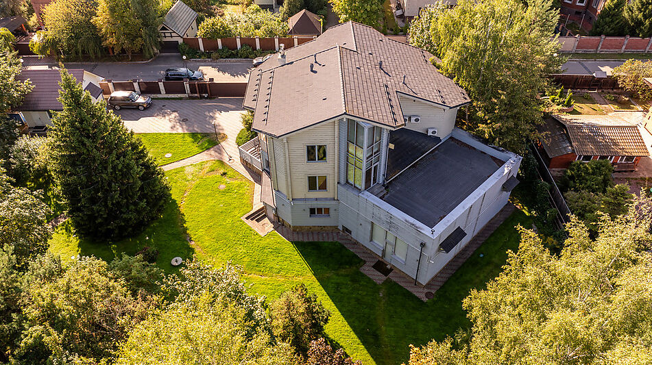 Дом с бассейном в КП Лазурь