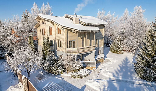 Дом с бассейном в КП Лазурь