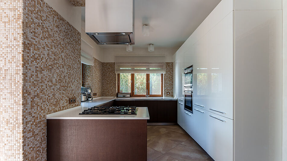 Дом с бассейном в КП Лазурь