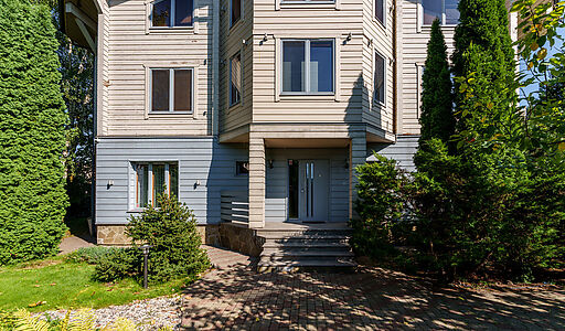 Дом с бассейном в КП Лазурь