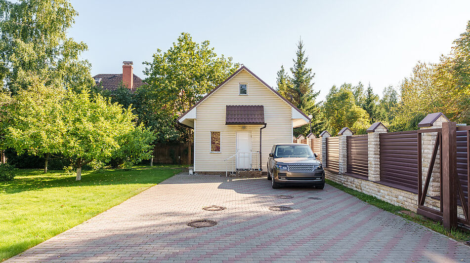 Дом с бассейном в КП Лазурь