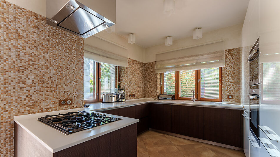 Дом с бассейном в КП Лазурь