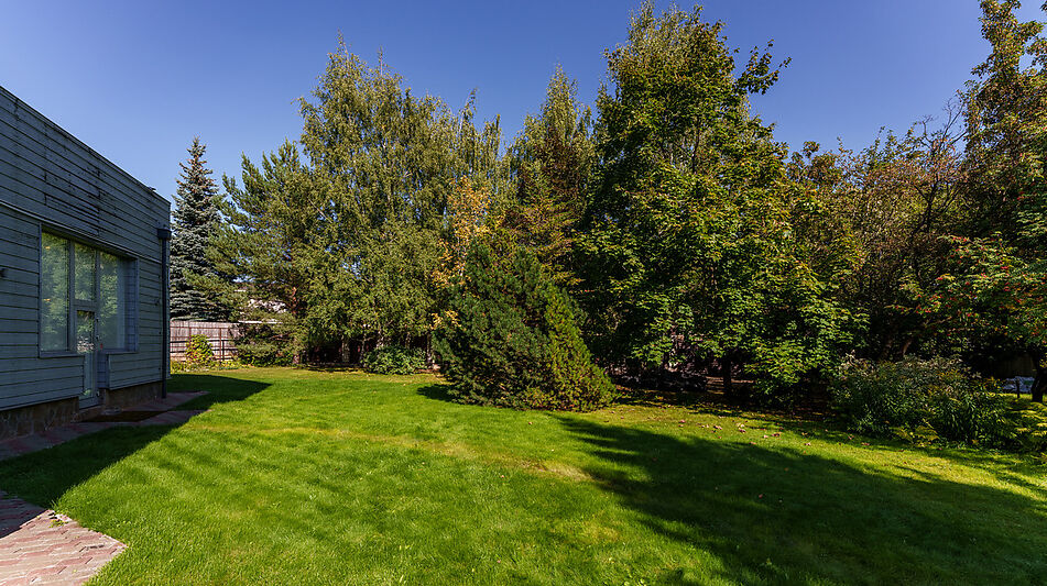 Дом с бассейном в КП Лазурь