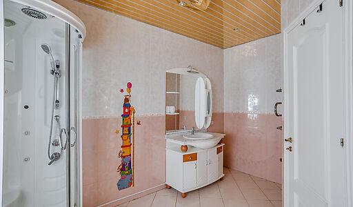 Дом на лесном участке в КП Шервуд